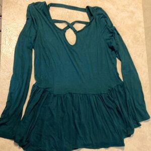 Venus brand women’s size medium green long sleeve top